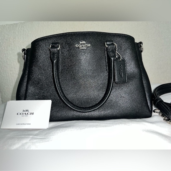 Beautiful NWT Coach Handbag! - Picture 2 of 13